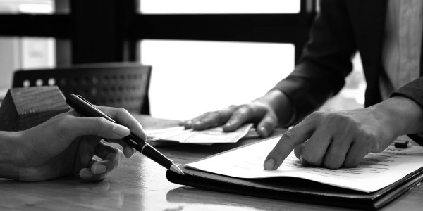 Permisos de Residencia y Trabajo / Visados / Golden Visa Sant Quirze Safaja · Visado de Residencia y Trabajo por Cuenta Ajena / Cuenta Propia